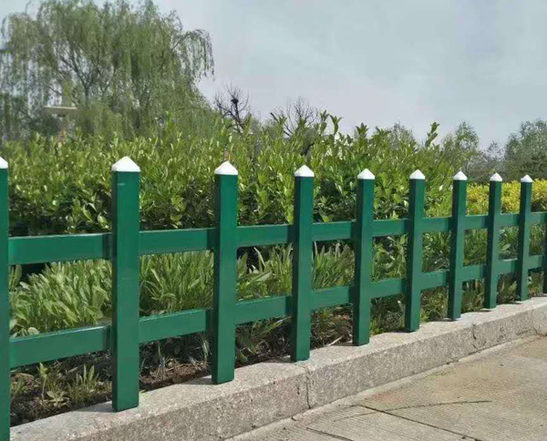 十堰鋅鋼護(hù)欄的怎么生產(chǎn)的呢？